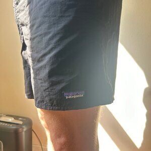 PATAGONIA Medium Black Baggies